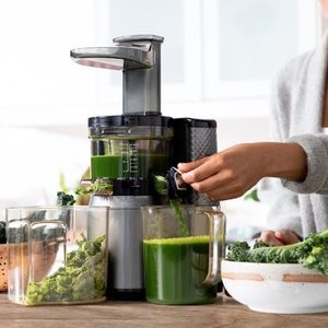 Cold press juicer